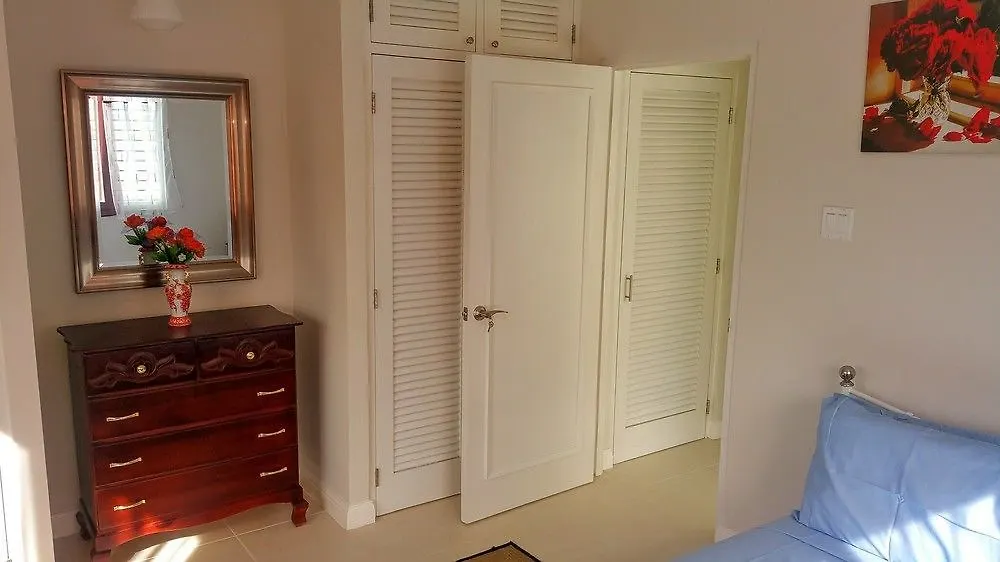 Oceanic View Apartment At Fern Court Saint Ann's Bay